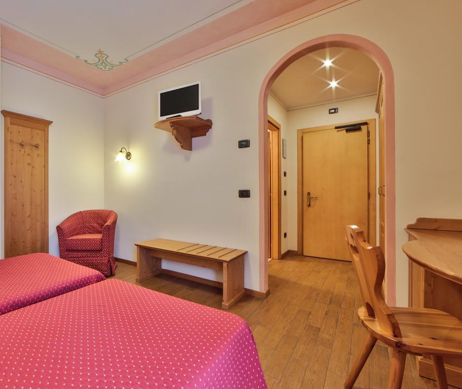 Hotel Fai Fai della Paganella Buitenkant foto