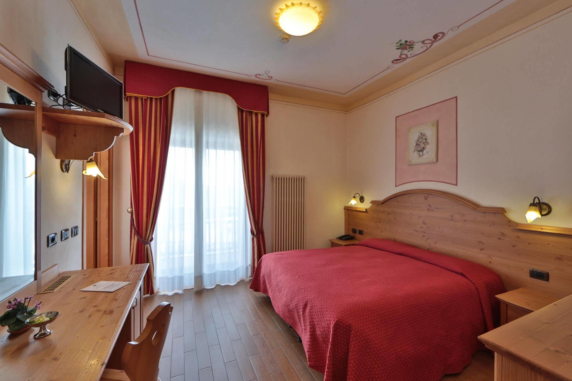 Hotel Fai Fai della Paganella Buitenkant foto