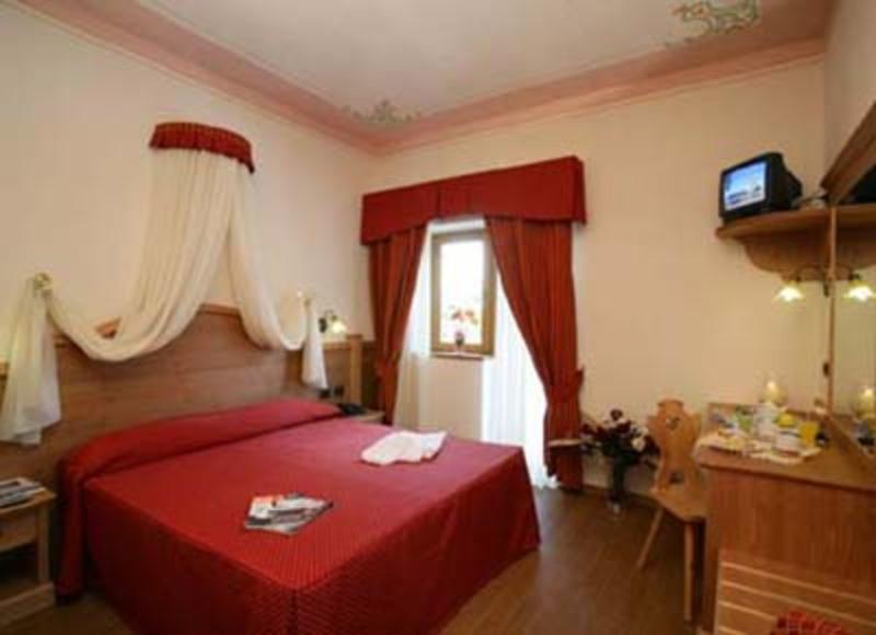 Hotel Fai Fai della Paganella Buitenkant foto
